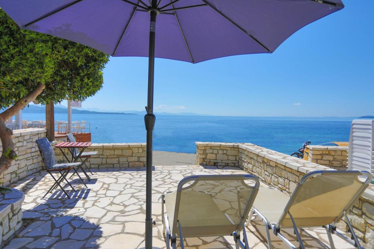 Kaminaki Beachfront Apartments Niszáki Kültér fotó