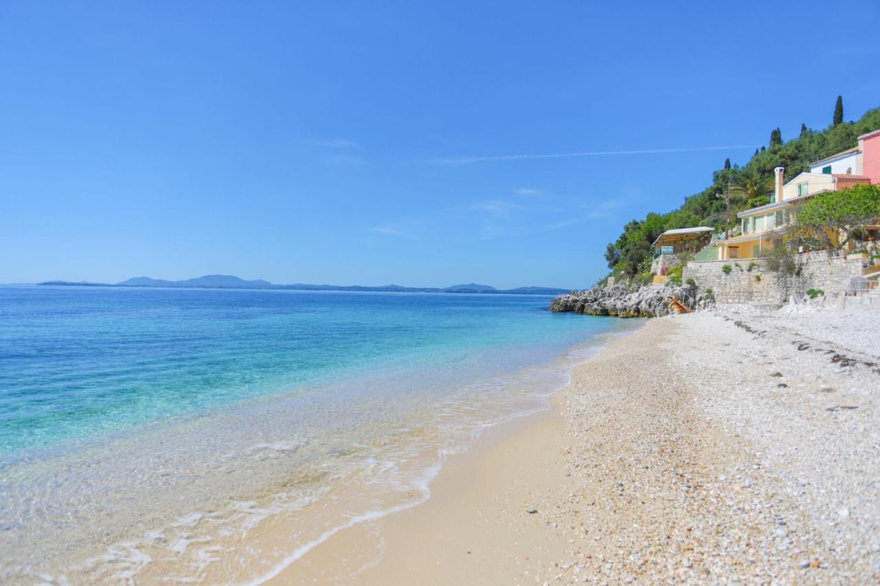 Kaminaki Beachfront Apartments Niszáki Kültér fotó
