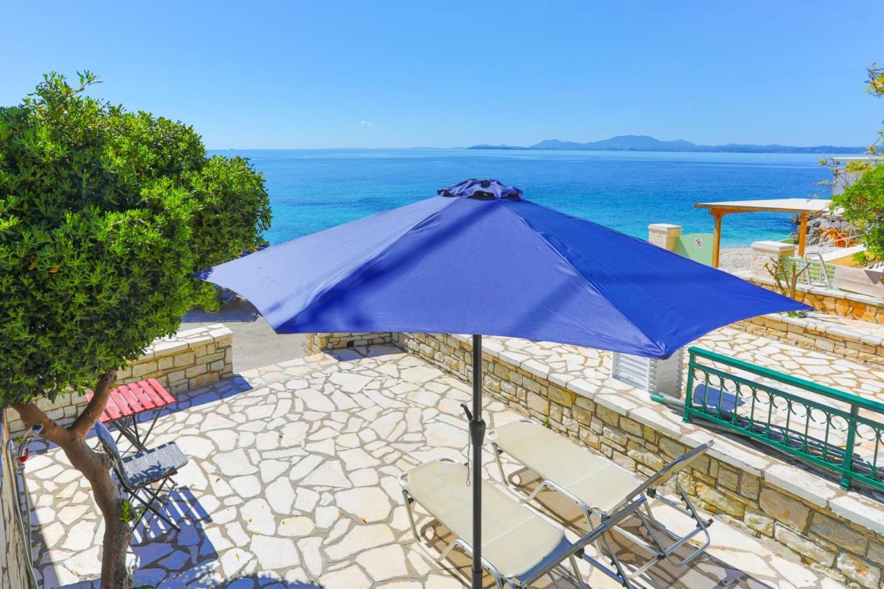 Kaminaki Beachfront Apartments Niszáki Kültér fotó