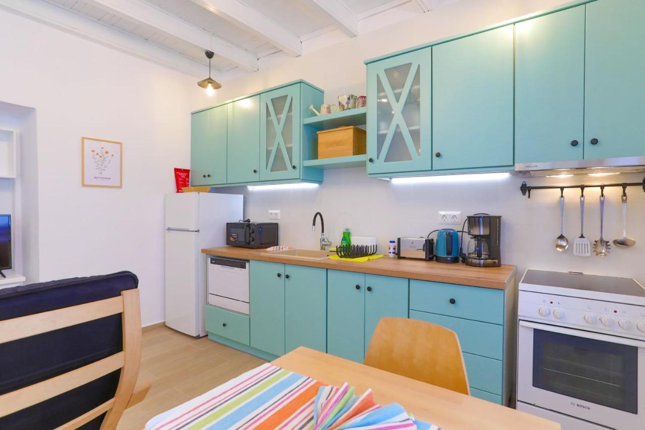 Kaminaki Beachfront Apartments Niszáki Kültér fotó