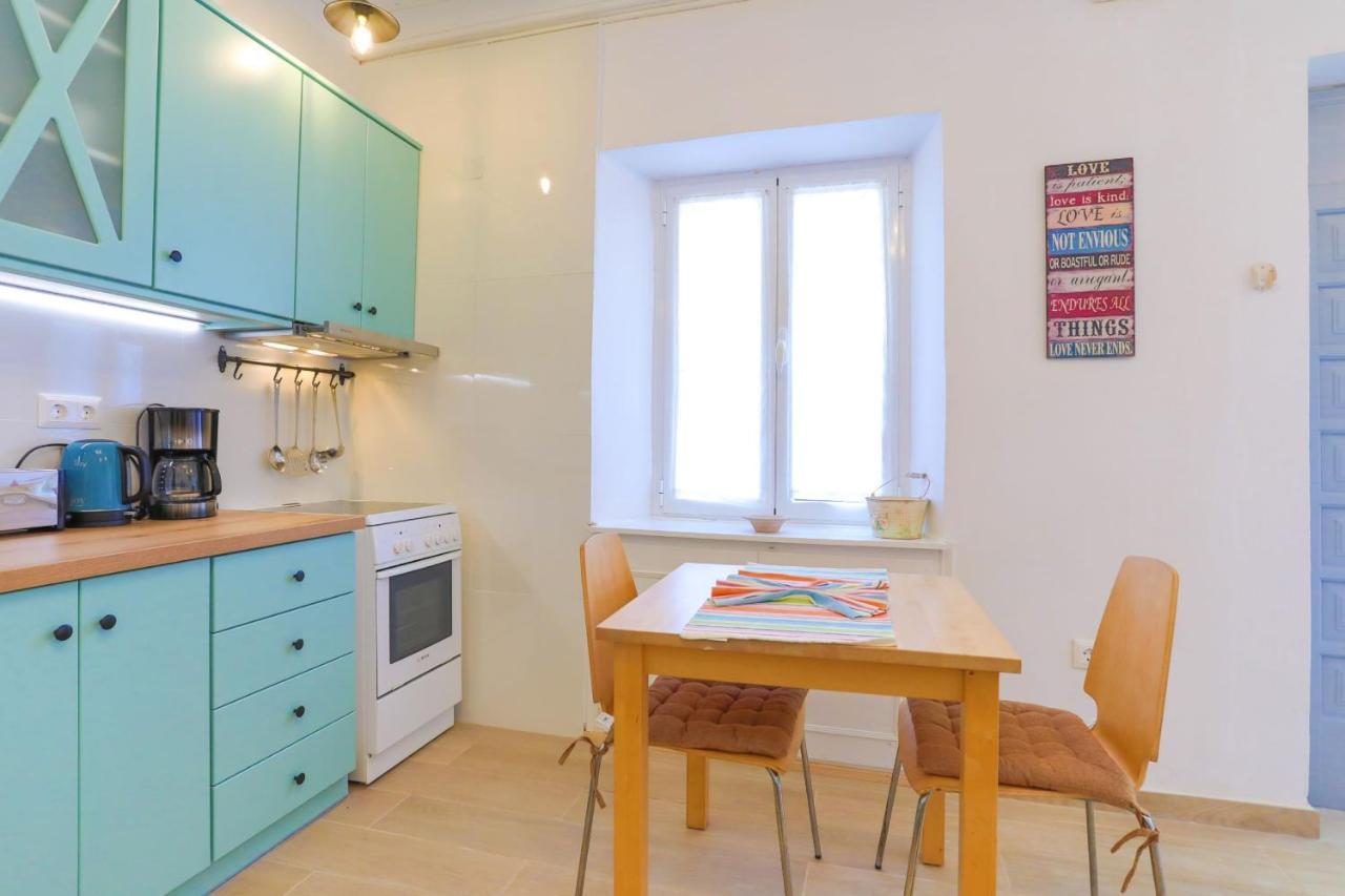 Kaminaki Beachfront Apartments Niszáki Kültér fotó
