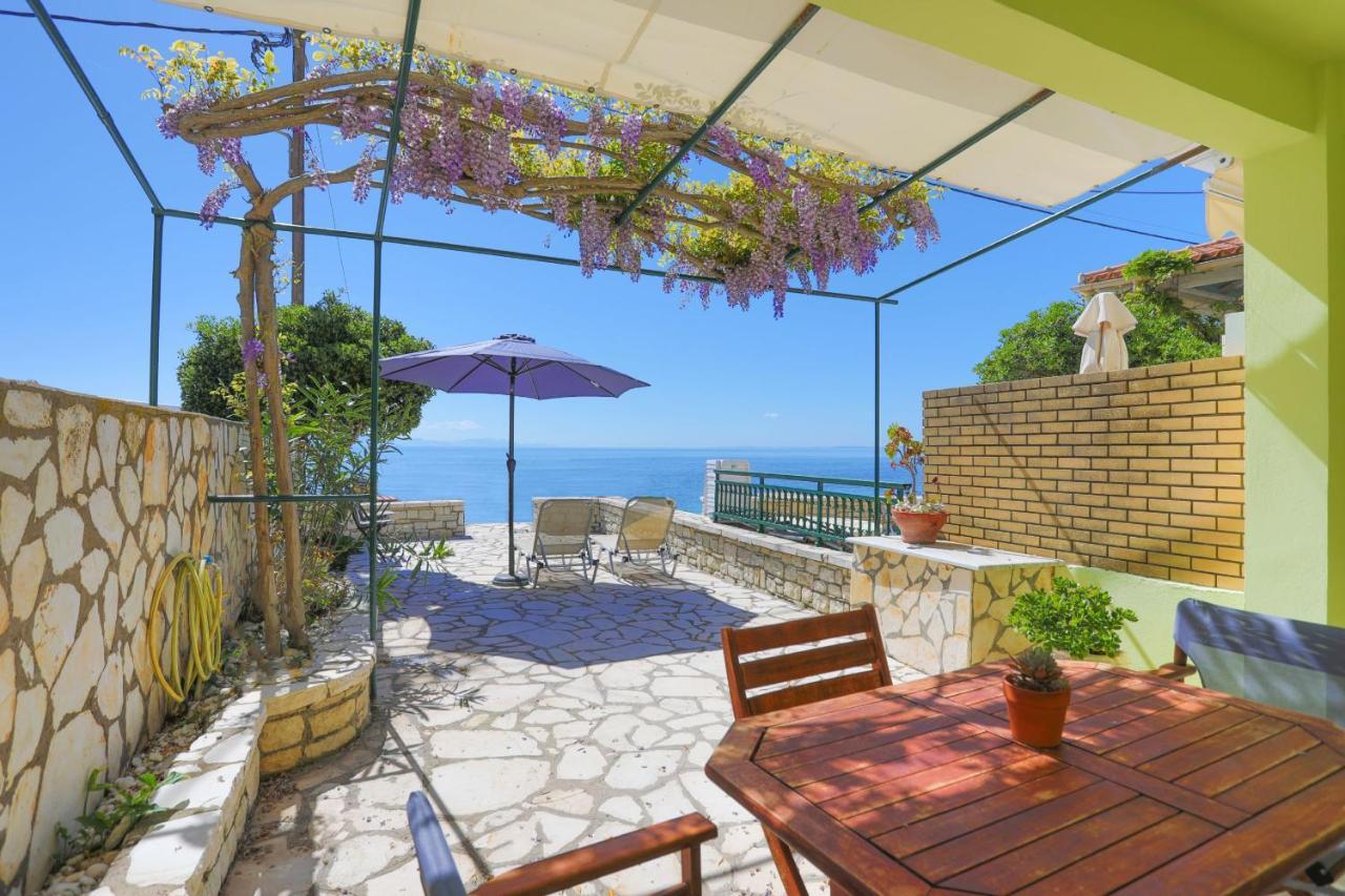 Kaminaki Beachfront Apartments Niszáki Kültér fotó
