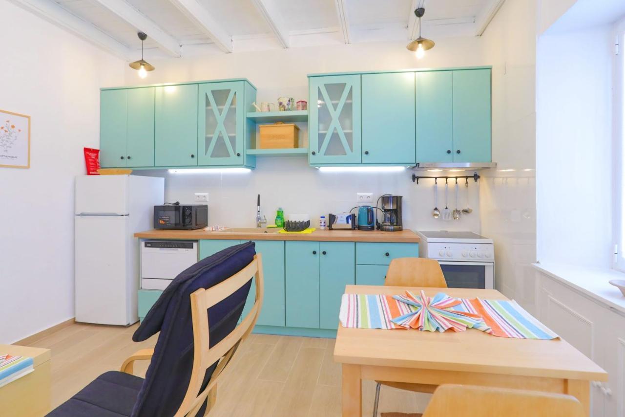 Kaminaki Beachfront Apartments Niszáki Kültér fotó