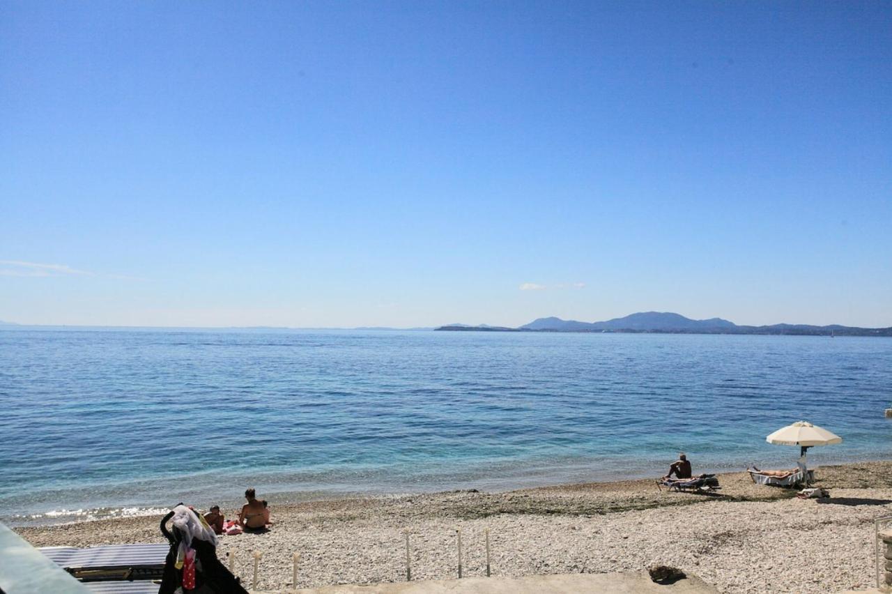 Kaminaki Beachfront Apartments Niszáki Kültér fotó