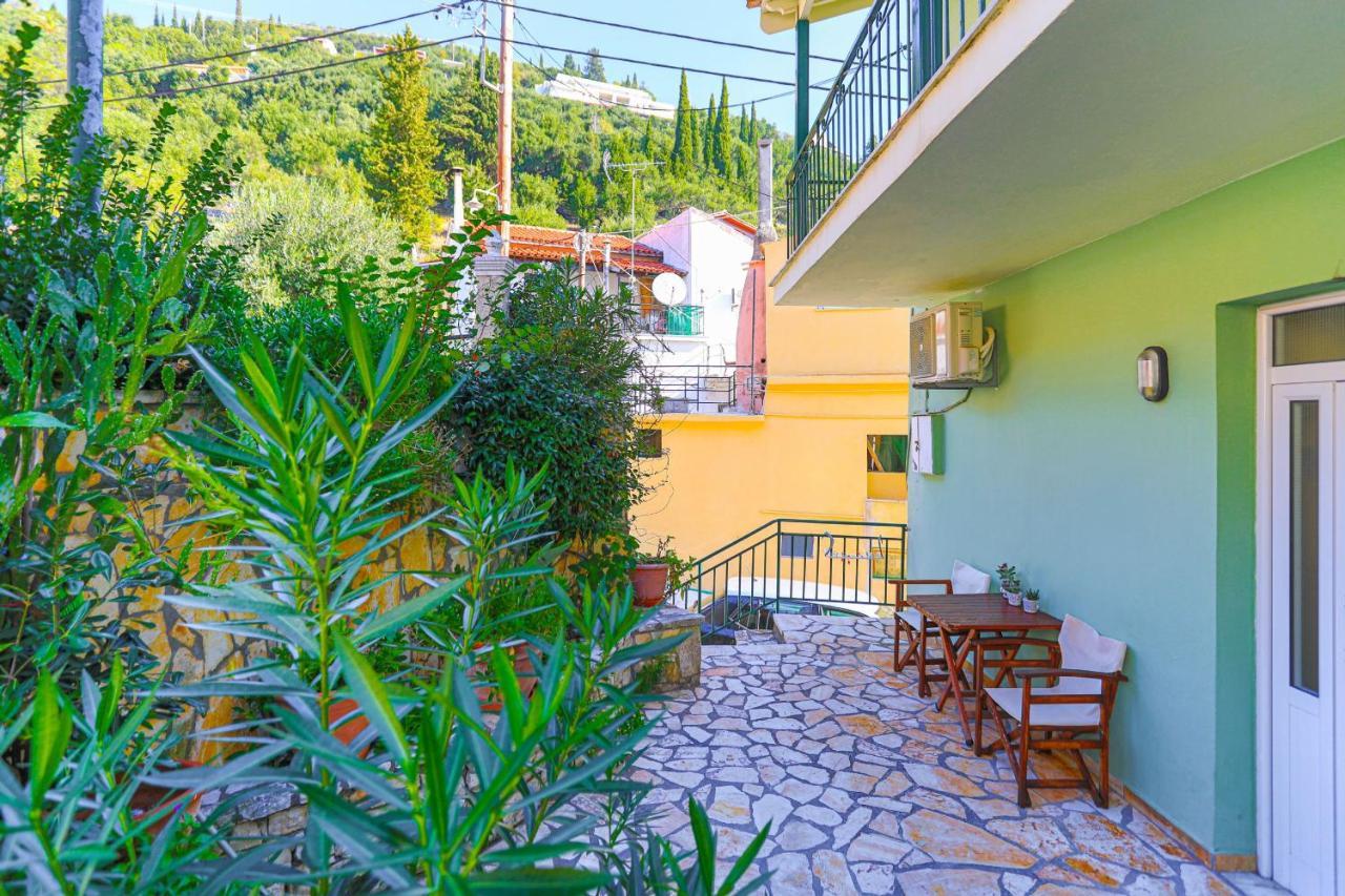 Kaminaki Beachfront Apartments Niszáki Kültér fotó