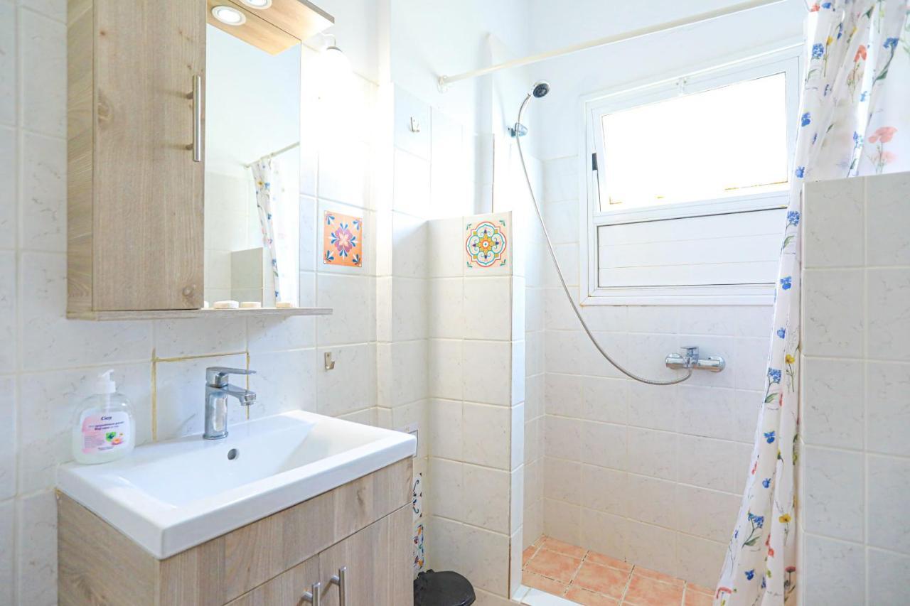Kaminaki Beachfront Apartments Niszáki Kültér fotó