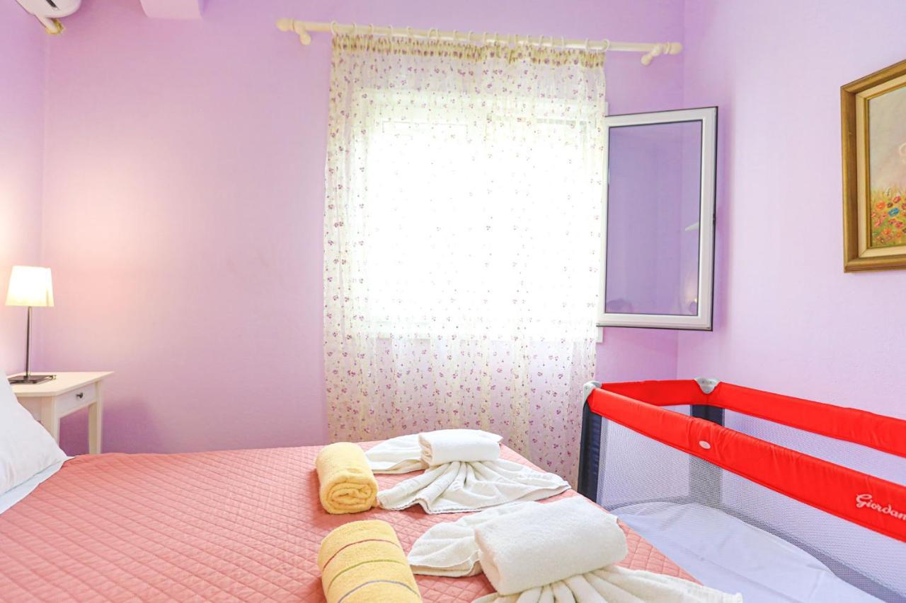 Kaminaki Beachfront Apartments Niszáki Kültér fotó