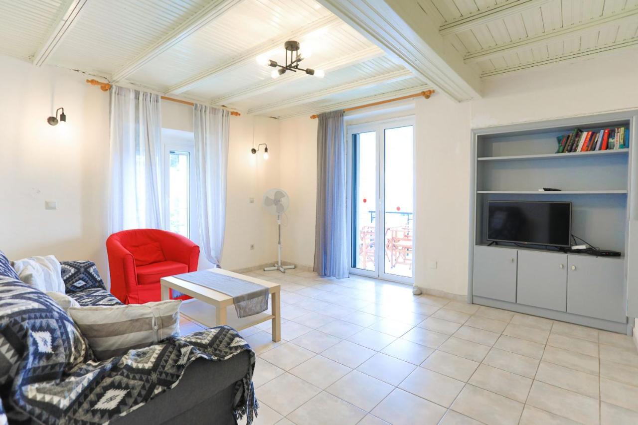 Kaminaki Beachfront Apartments Niszáki Kültér fotó