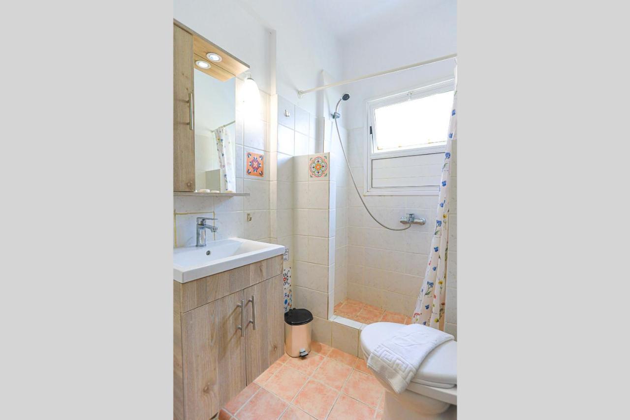 Kaminaki Beachfront Apartments Niszáki Kültér fotó