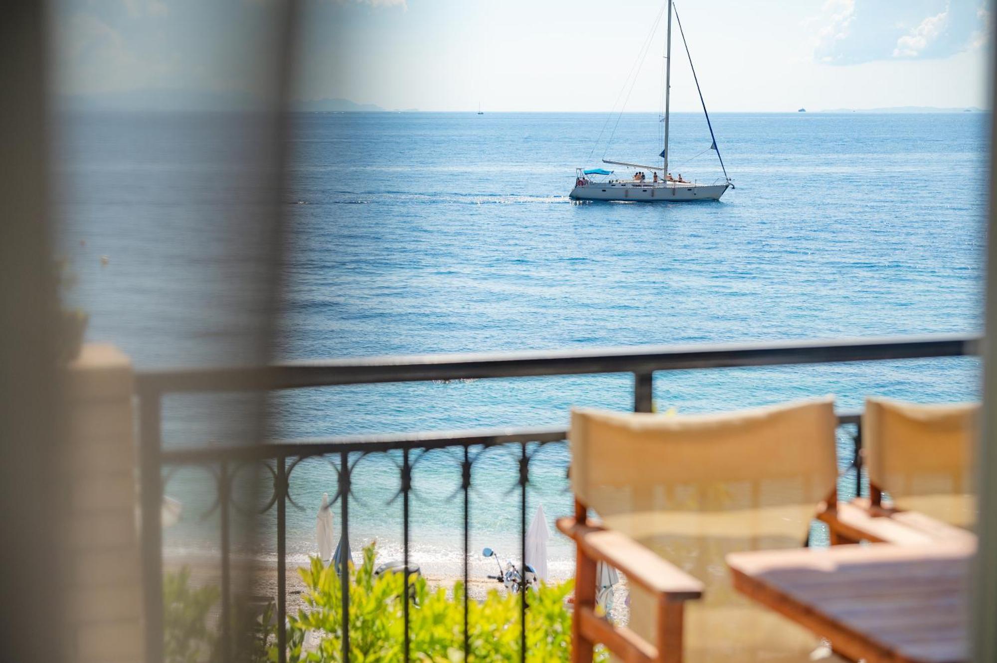Kaminaki Beachfront Apartments Niszáki Kültér fotó