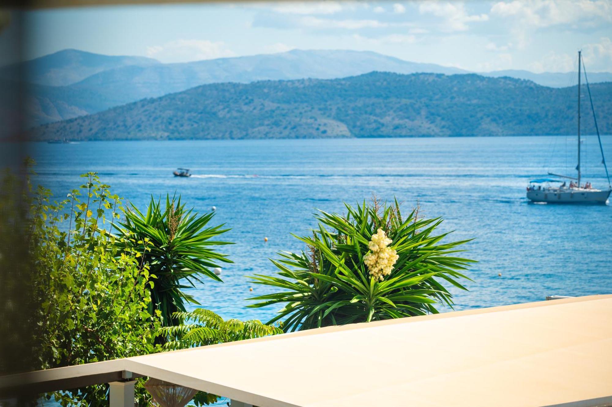 Kaminaki Beachfront Apartments Niszáki Kültér fotó
